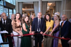 رسالة أمل وفخامة من قلب بيروت… احتفالاً بإطلاقThe Summer Luxuria Edit