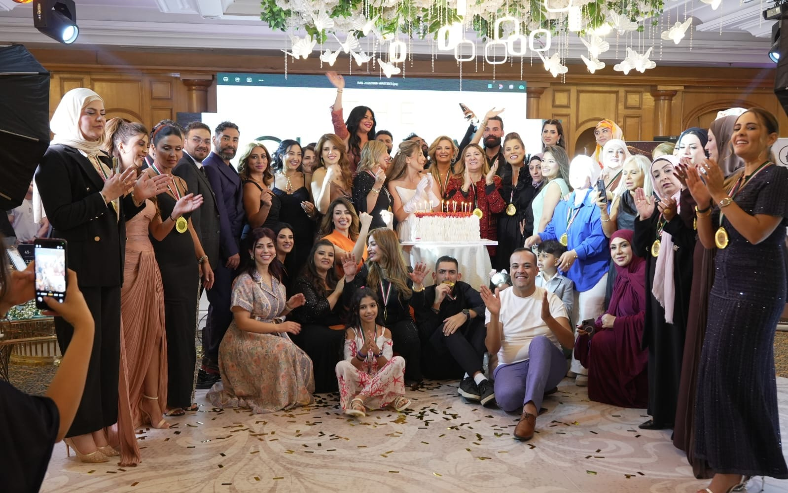 كارول حنّا عن «The Global Beauty Experience»: أردتُ كسر الحواجز بين خبراء التجميل لنكبر ونتعلّم ونتطوّر معاً!